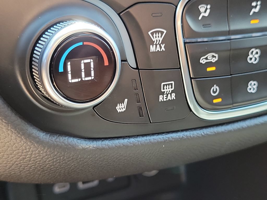 Used 2023 Chevrolet Equinox RS FWD image 10