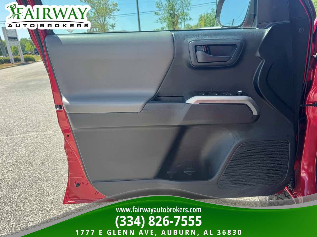 Used 2017 Toyota Tacoma SR5 w/ Tow Package image 25