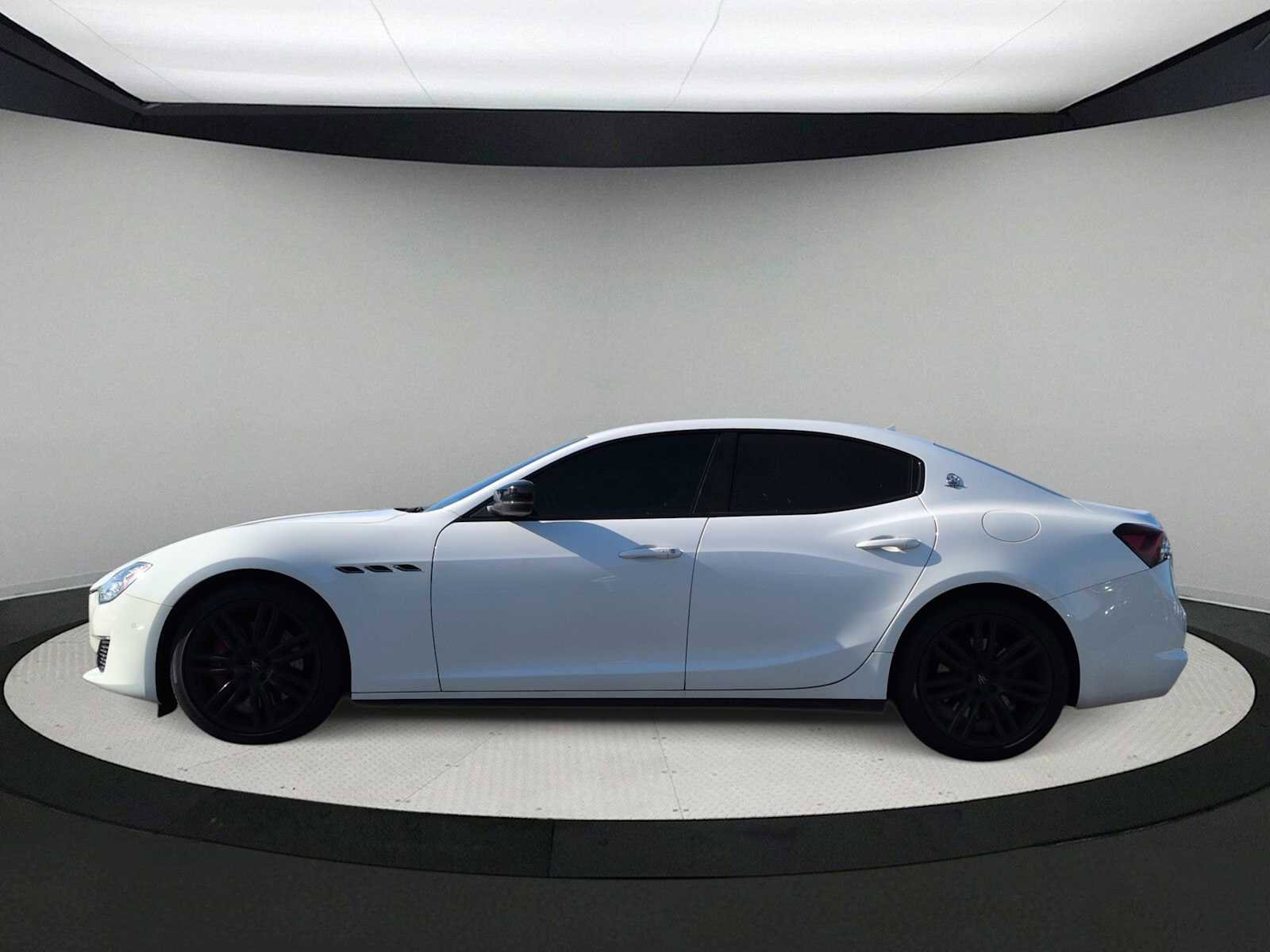 Used 2021 Maserati Ghibli S Q4 AWD/4WD image 5