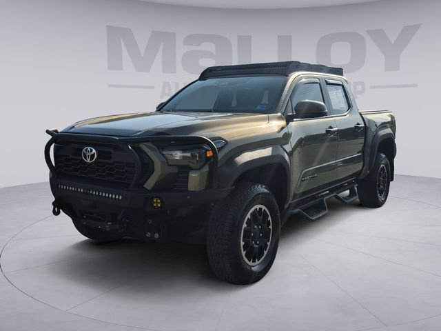 Used 2025 Toyota Tacoma TRD Off-Road w/ TRD Off Road Upgrade Package AWD/4WD image 1