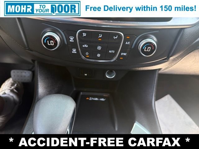 Used 2022 Chevrolet Traverse LT FWD image 26