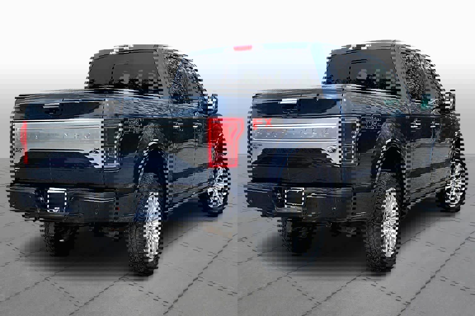 Used 2016 Ford F150 Platinum w/ Equipment Group 701A Luxury AWD/4WD image 13