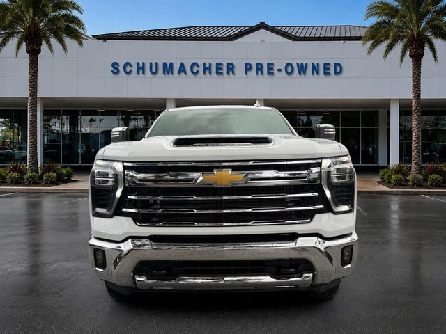 Used 2026 Chevrolet Silverado 2500 LTZ w/ LTZ Convenience Package AWD/4WD image 2
