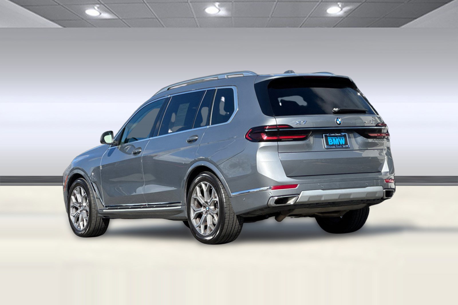 Used 2024 BMW X7 xDrive40i w/ Premium Package image 3