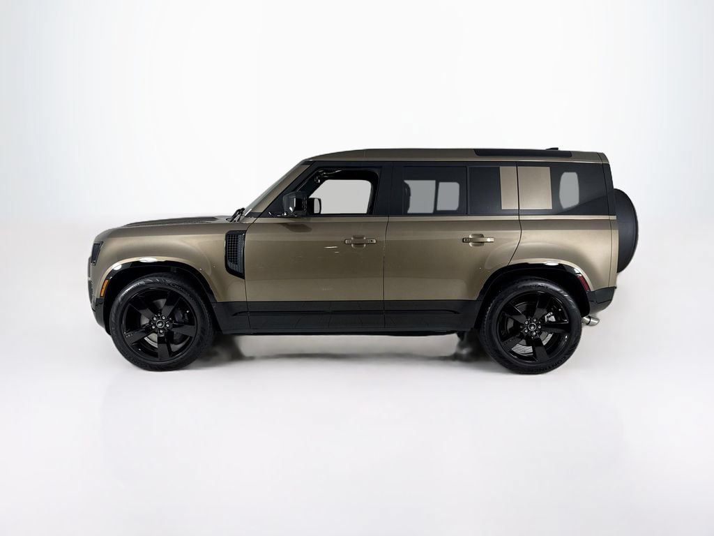 Used 2025 Land Rover Defender 110 X-Dynamic SE AWD/4WD image 2