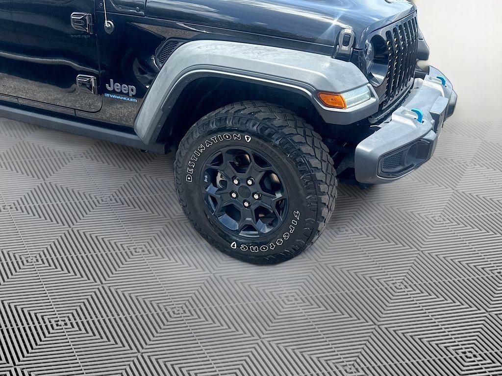 Used 2023 Jeep Wrangler Unlimited w/ Sun & Screen Package AWD/4WD image 5