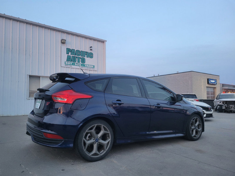 Used 2016 Ford Focus ST image 9