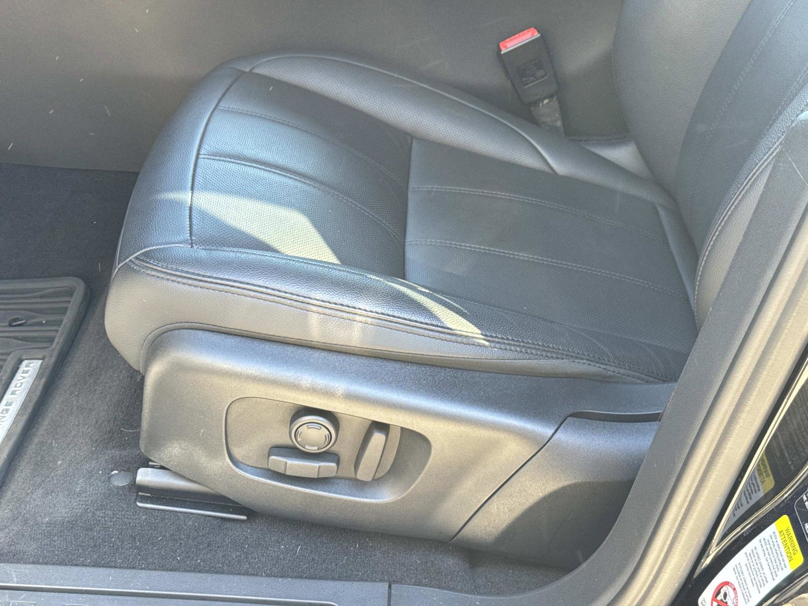 Certified 2025 Land Rover Range Rover Evoque S image 21