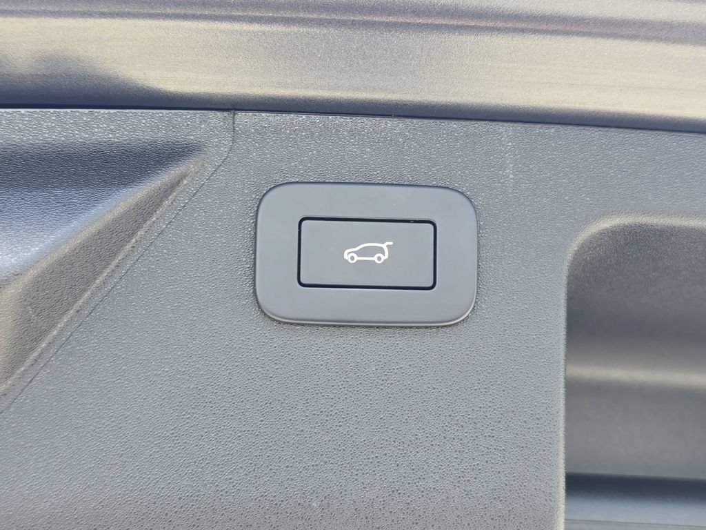 Certified 2025 Land Rover Discovery Sport Dynamic SE AWD/4WD image 13