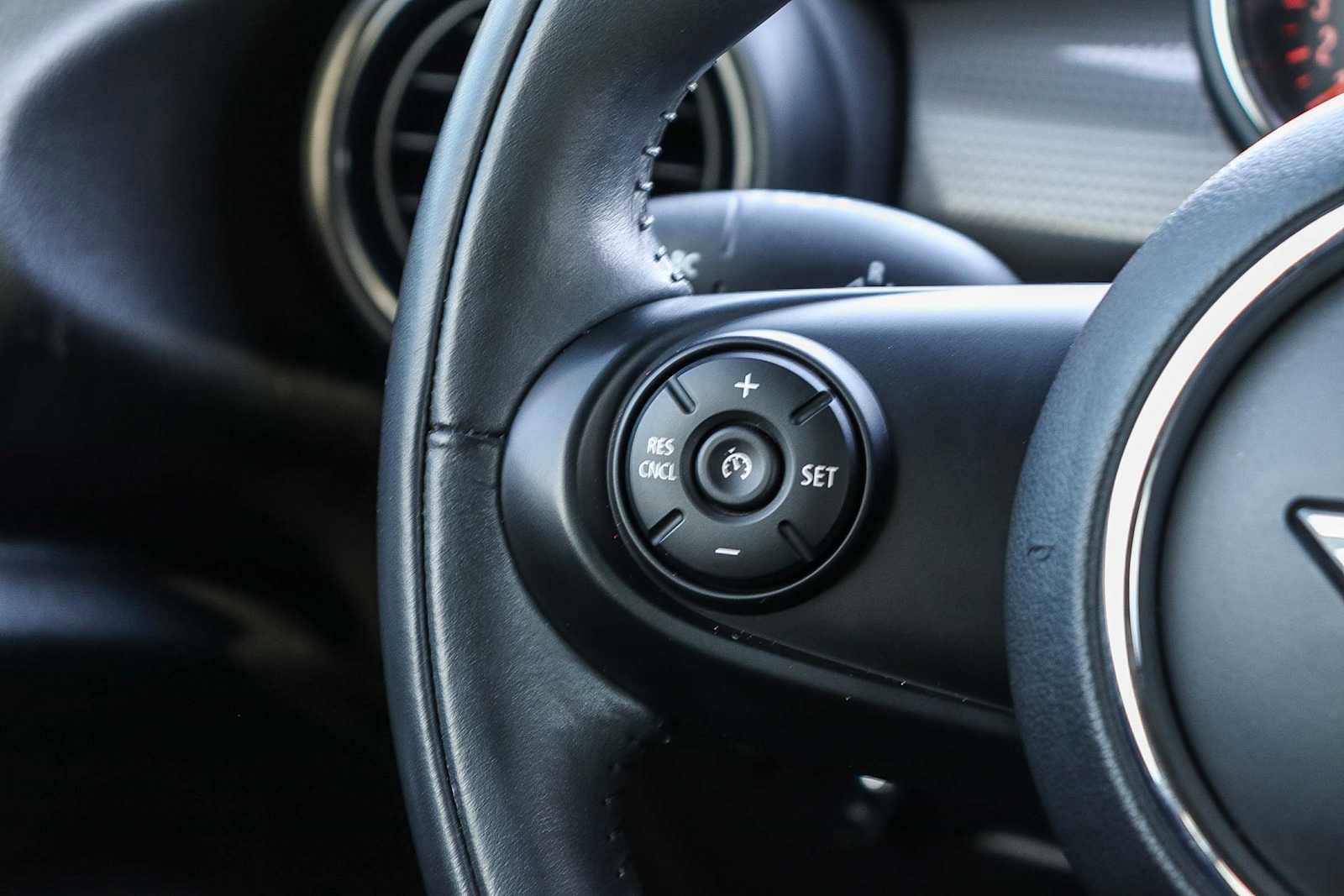 Used 2020 MINI Cooper 2-Door Hardtop image 20