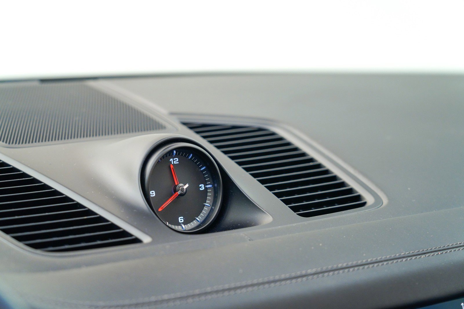 Used 2021 Porsche Cayenne S image 26