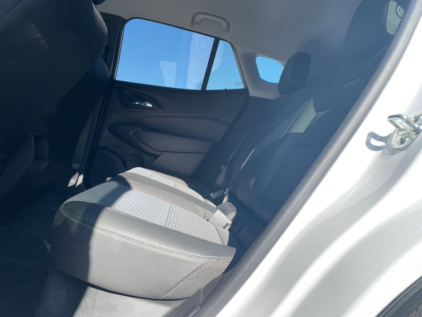 Used 2025 Chevrolet Trax LT image 23