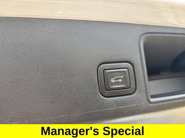 Used 2023 GMC Terrain SLE w/ Driver Convenience Package image 35