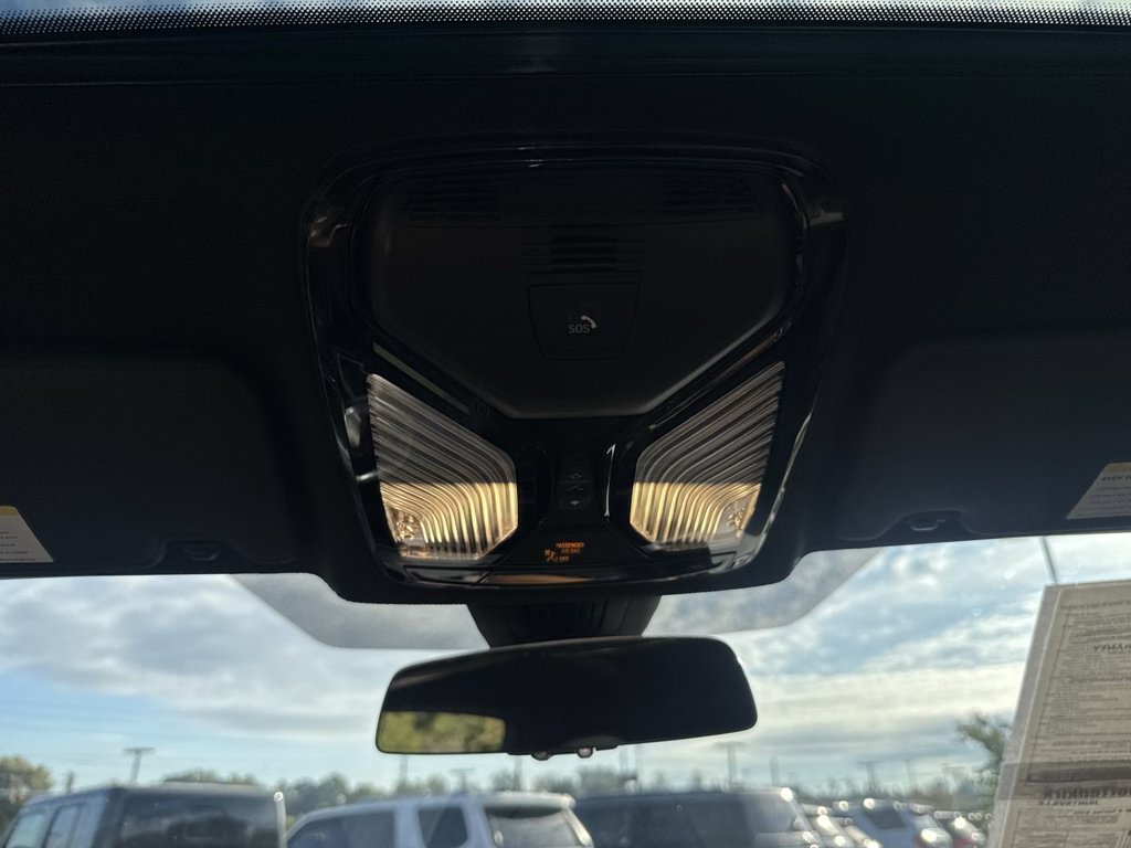 Used 2024 BMW 430i Coupe w/ M Sport Package RWD image 24