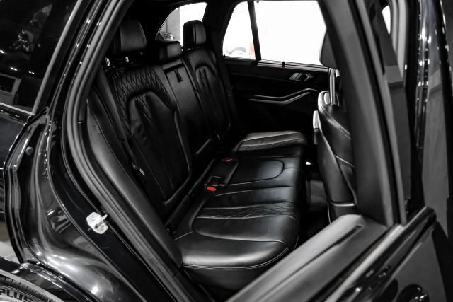 Used 2020 BMW X5 M50i AWD/4WD image 33