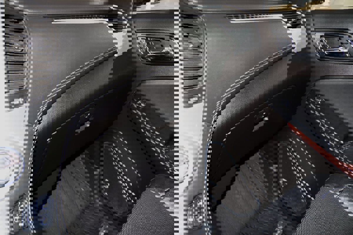 Used 2017 GMC Yukon SLT image 49