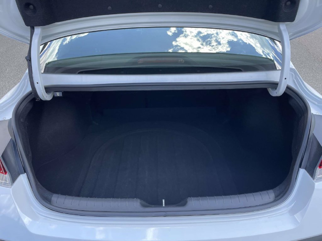 Certified 2025 Hyundai Elantra SEL FWD image 8