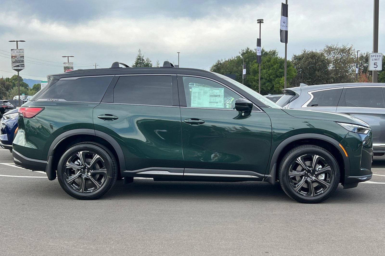 New 2026 INFINITI QX60 Autograph w/ Dark Cargo Package AWD/4WD image 6