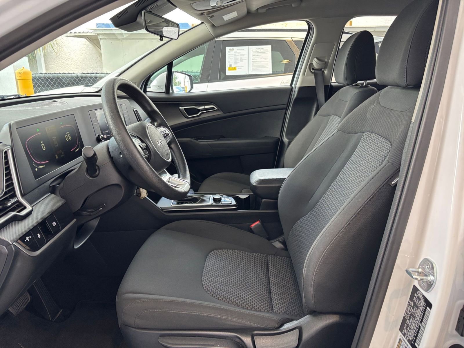 Used 2025 Kia Sportage LX FWD image 28