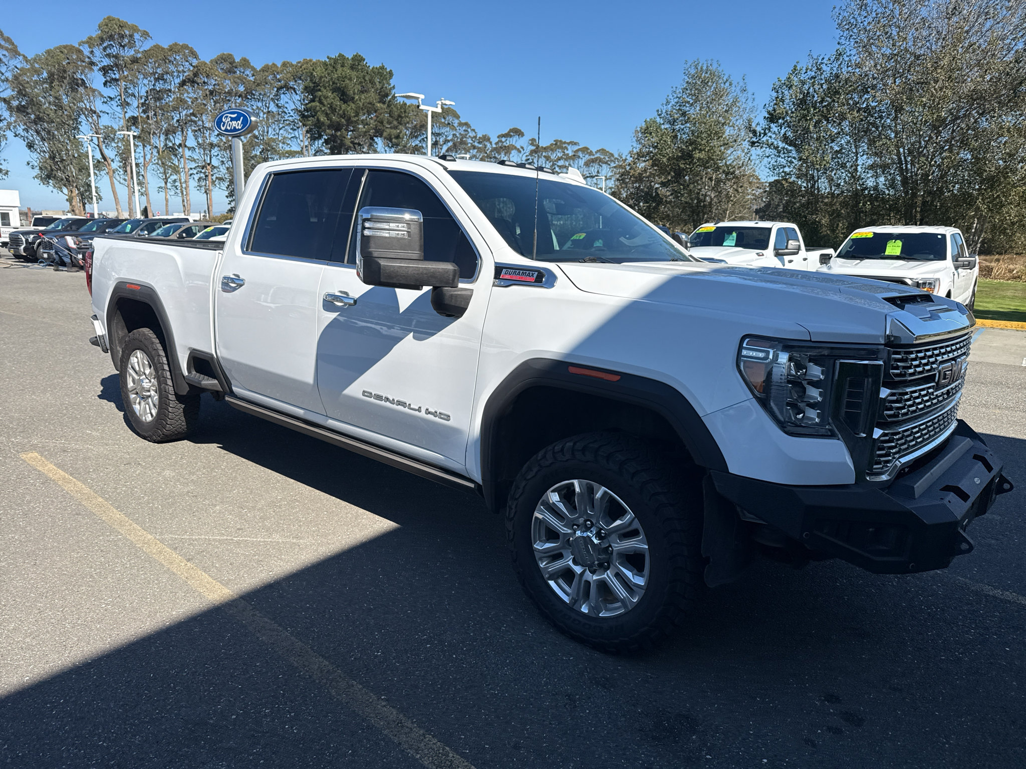 Used 2022 GMC Sierra 2500 Denali w/ Denali Ultimate Package AWD/4WD image 2