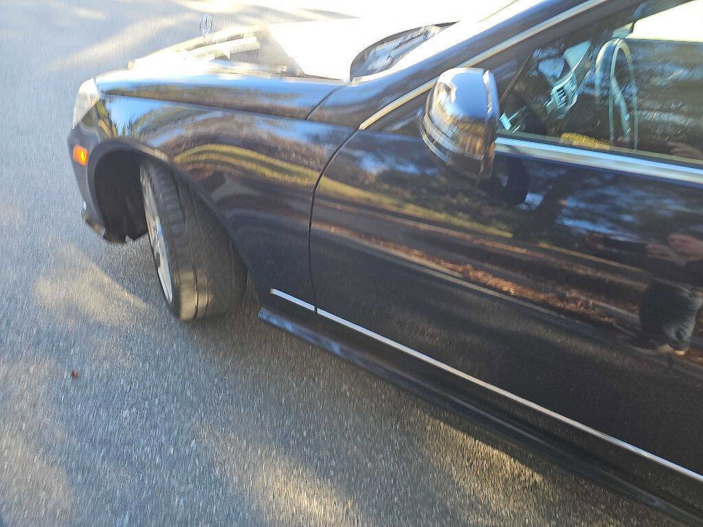 Used 2011 Mercedes-Benz E 350 4MATIC Sedan image 9