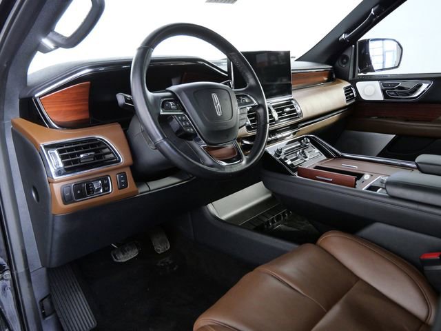 Used 2023 Lincoln Navigator L Reserve w/ Equipment Group 201A AWD/4WD image 17