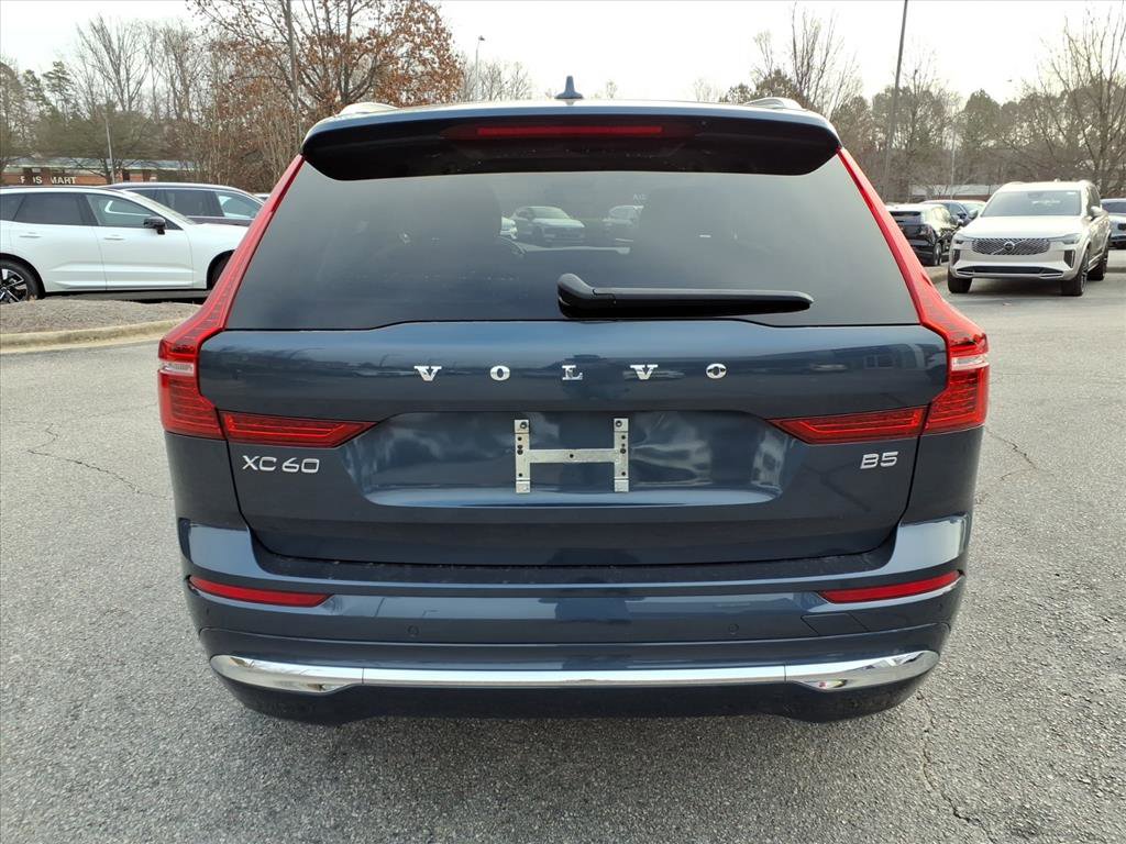 Certified 2023 Volvo XC60 B5 Plus w/ Climate Package image 4