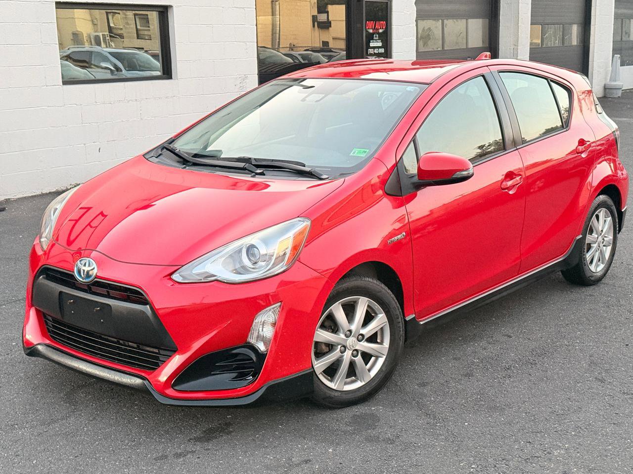 Used 2017 Toyota Prius C Two image 2