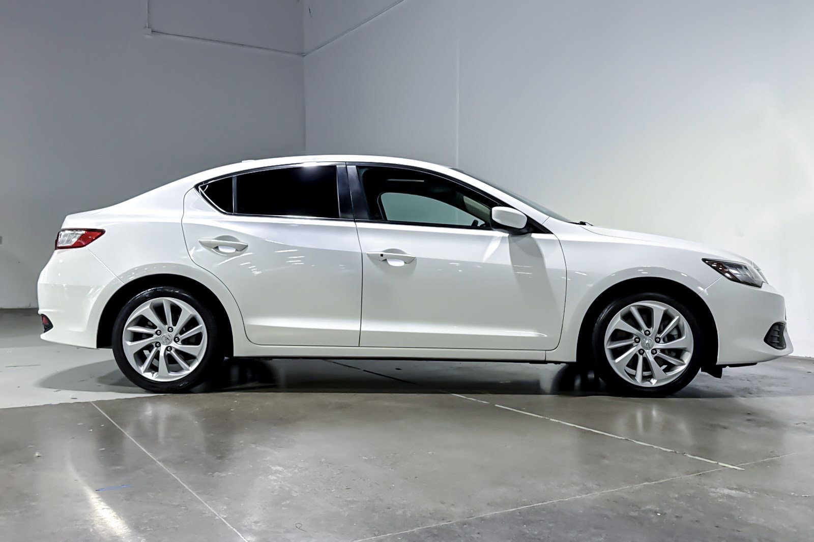 Used 2017 Acura ILX FWD image 7
