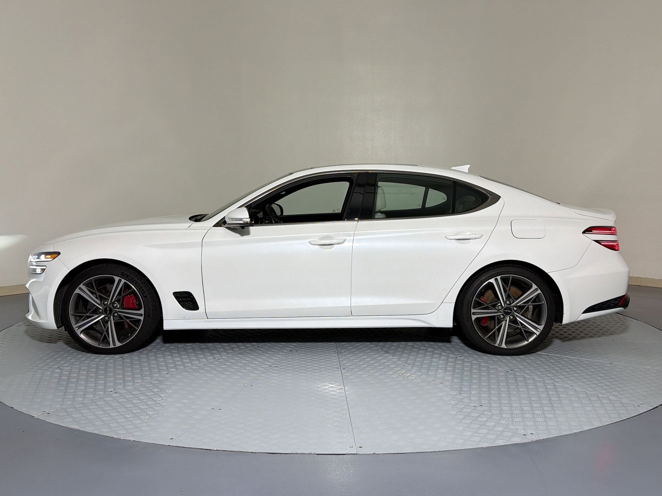 Used 2024 Genesis G70 3.3T Advanced w/ Sport Prestige Package RWD image 2