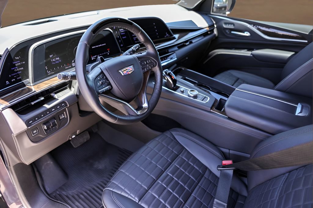 Used 2024 Cadillac Escalade Sport Platinum w/ Heavy-Duty Trailer Package AWD/4WD image 10