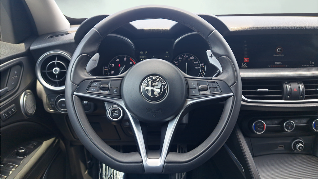 Used 2018 Alfa Romeo Stelvio Sport w/ Quick Order Package 22J Sport AWD/4WD image 18