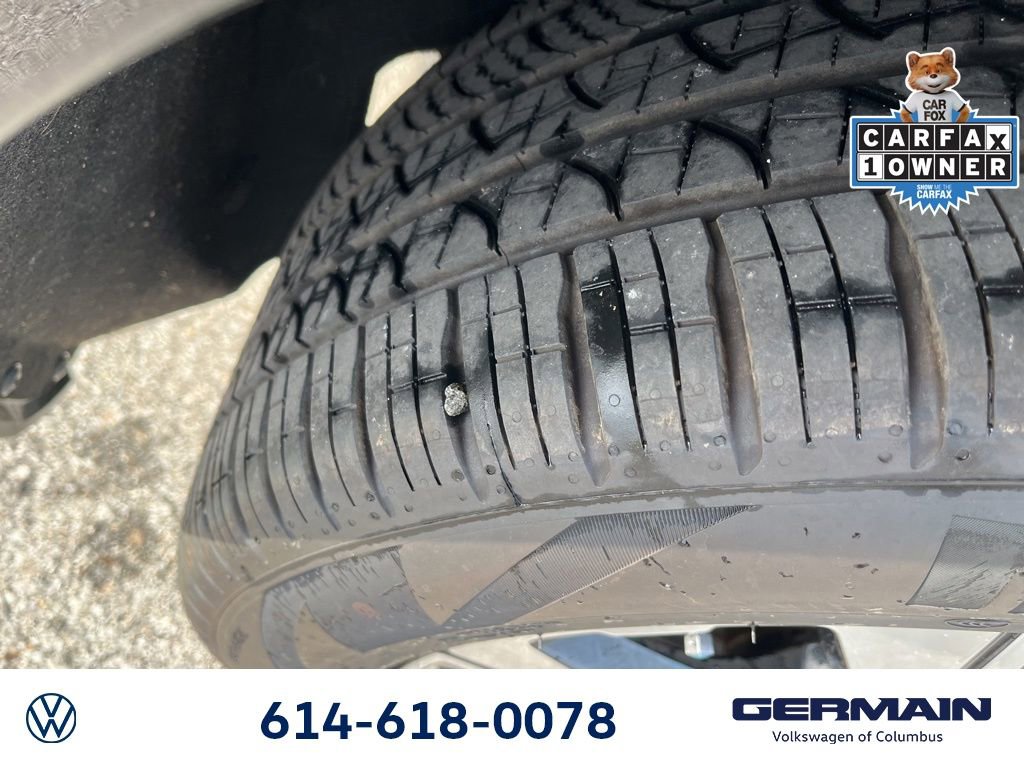 Used 2023 Volvo XC60 B5 Plus image 18