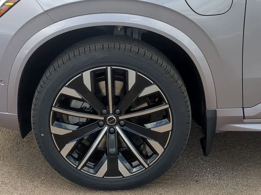 New 2026 Volvo XC90 T8 Ultra w/ Protection Package Premier AWD/4WD image 13