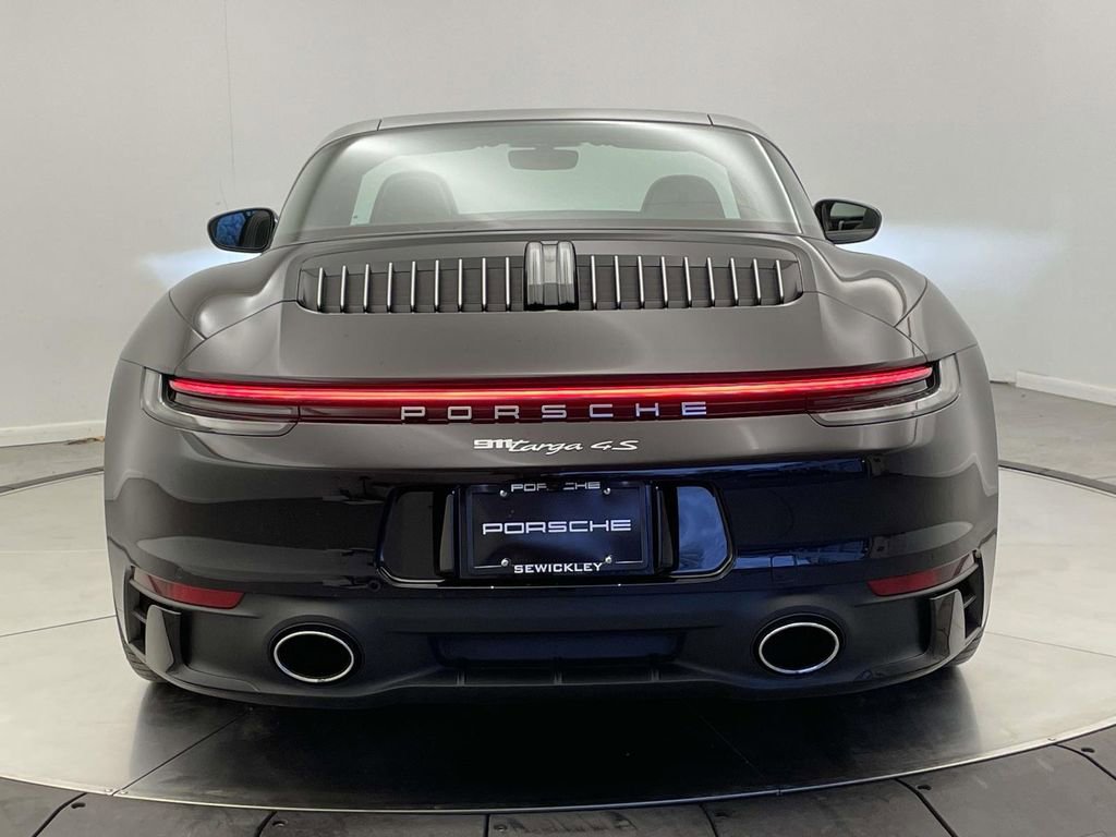 Certified 2022 Porsche 911 Targa 4S image 6