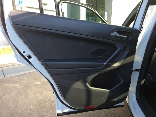 Used 2020 Volkswagen Tiguan SE R-Line image 12