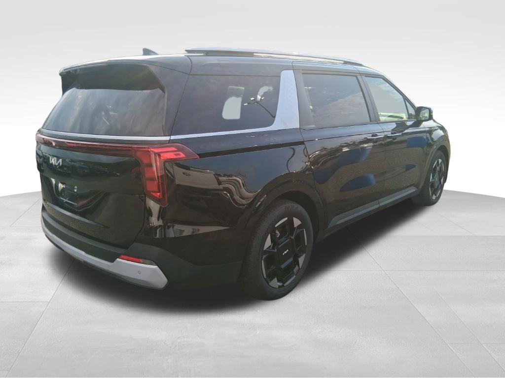 Certified 2026 Kia Carnival EX FWD image 6