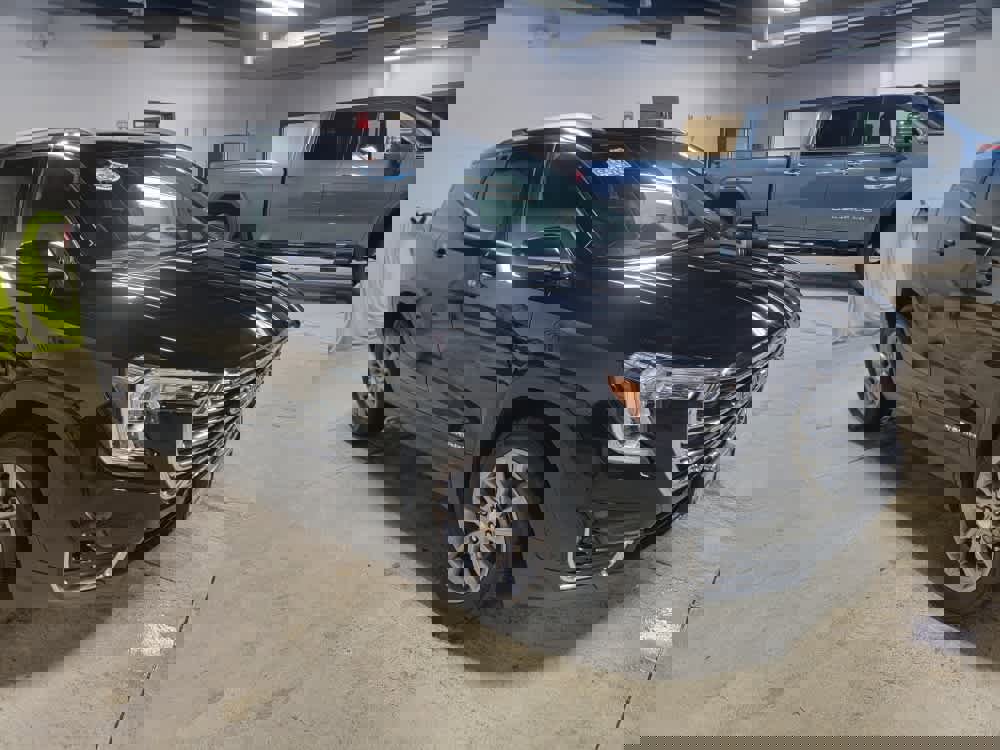 Certified 2024 GMC Terrain SLT w/ Infotainment Package II image 3