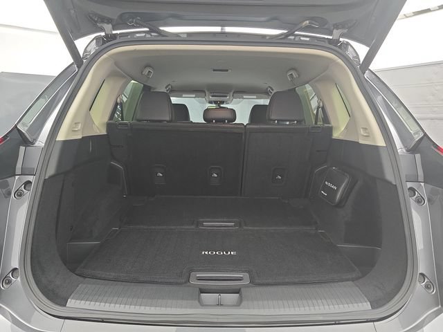 Used 2025 Nissan Rogue SL FWD image 16