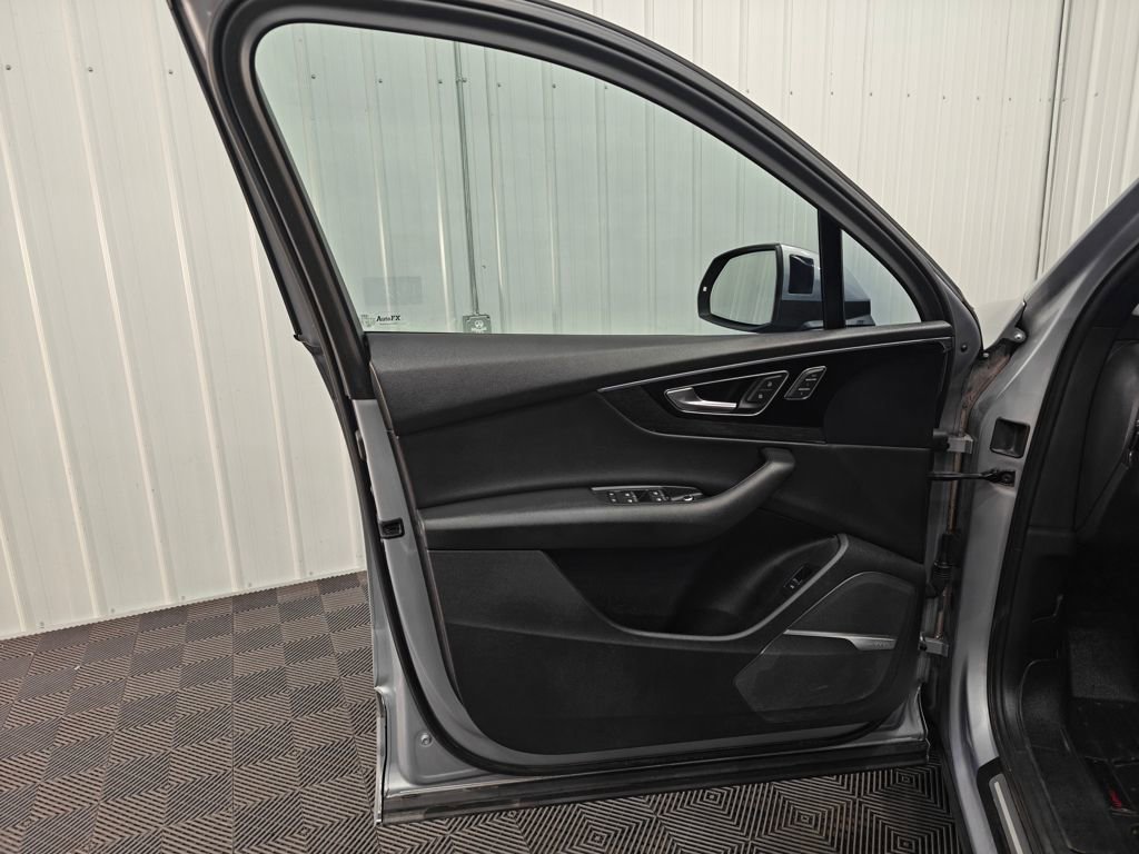 Used 2019 Audi Q7 3.0T Premium Plus w/ Premium Plus Package AWD/4WD image 38