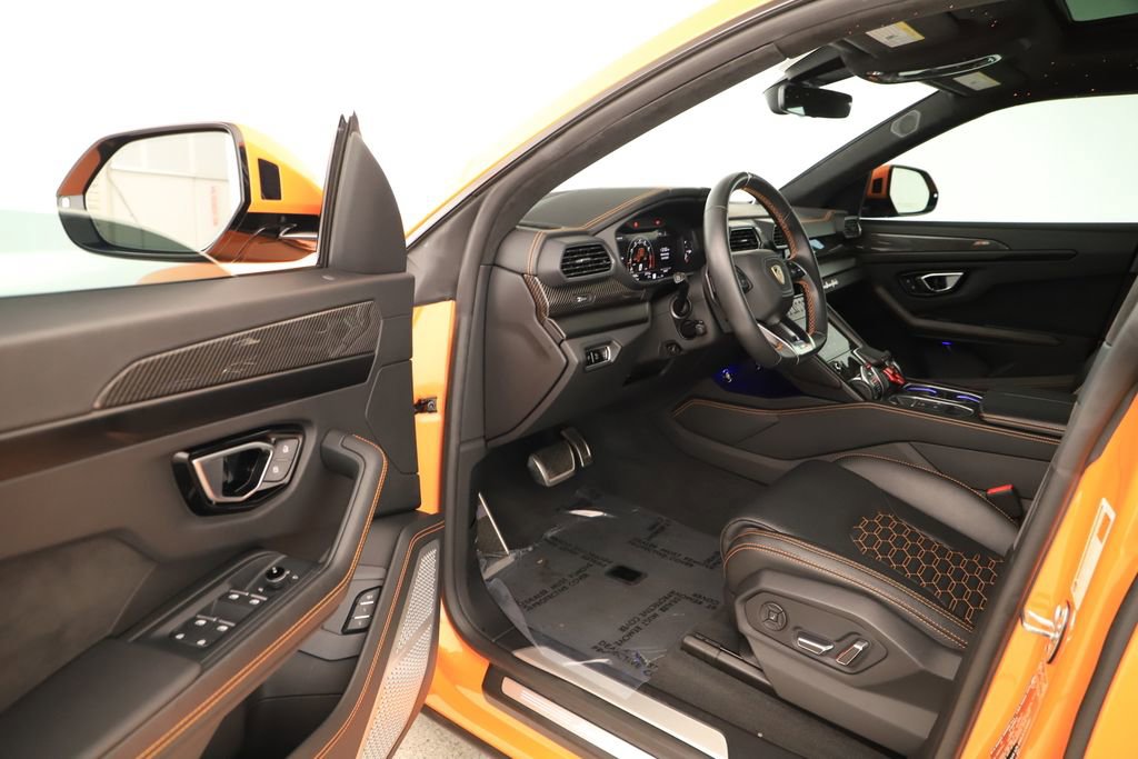Used 2022 Lamborghini Urus image 14
