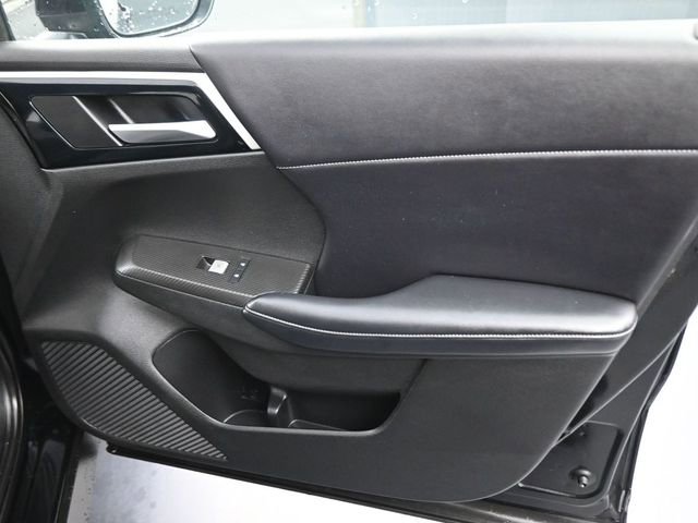 Used 2023 Mitsubishi Outlander SE image 36