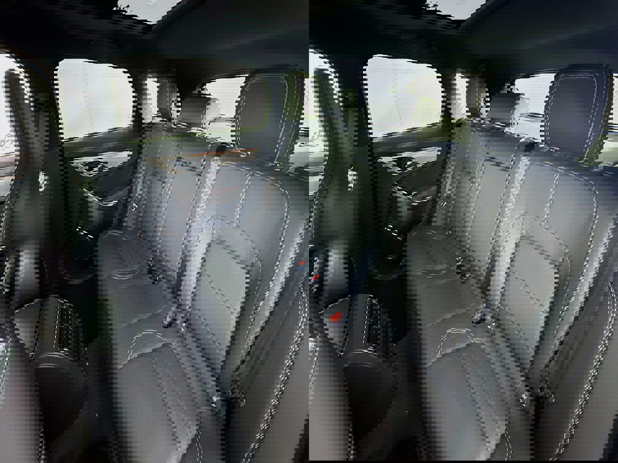 Used 2024 Jaguar F-PACE R-Dynamic S image 23