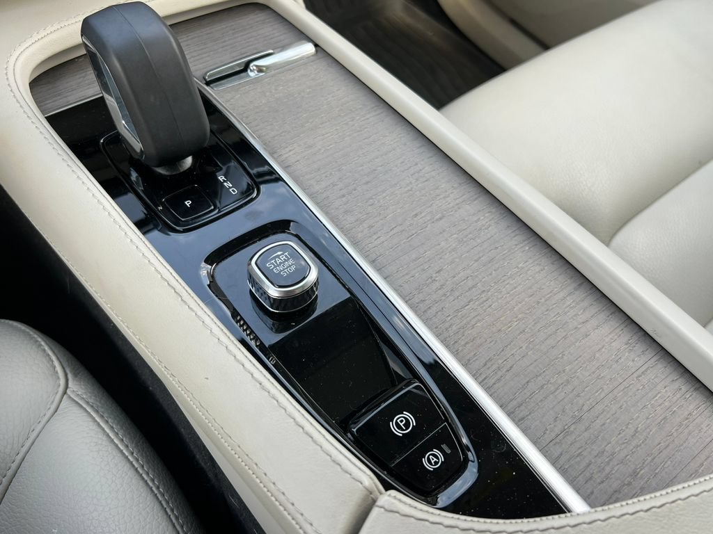 Used 2024 Volvo XC90 B6 Plus w/ Protection Package Premier AWD/4WD image 28