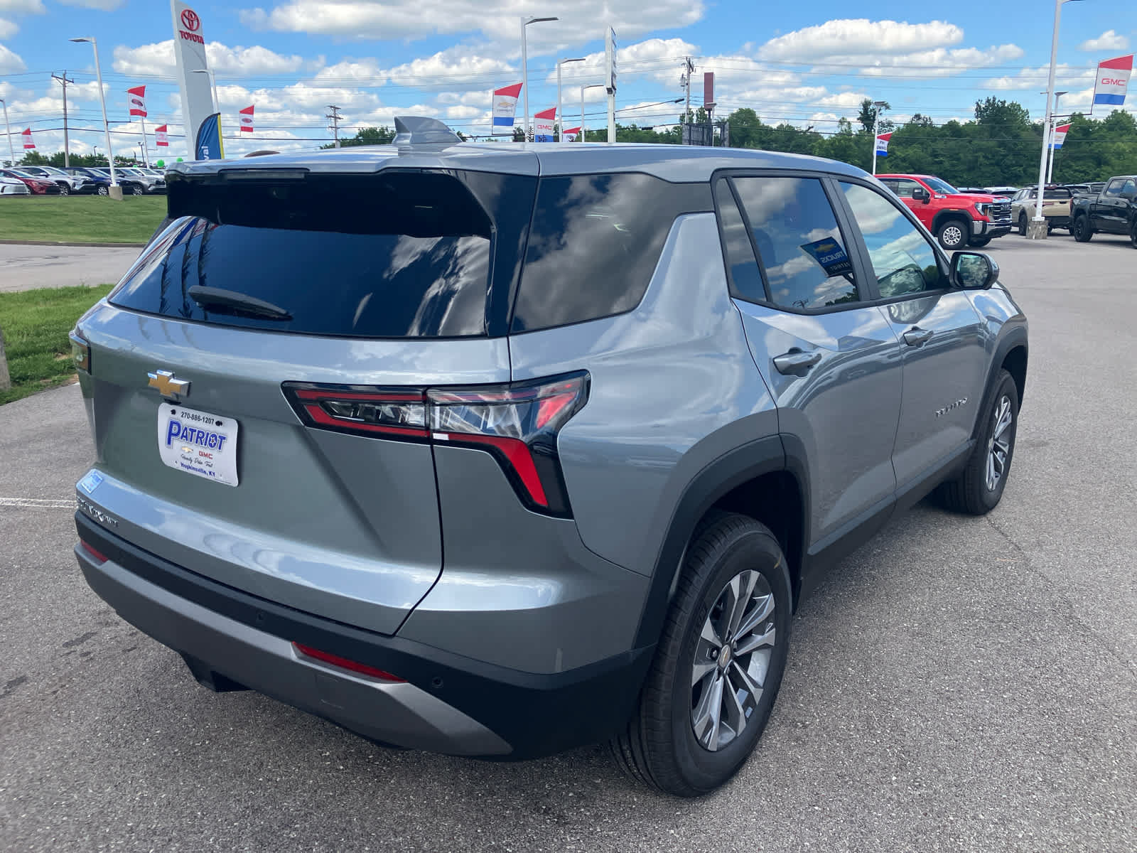 New 2026 Chevrolet Equinox LT w/ Safety and Technology Package AWD/4WD image 7