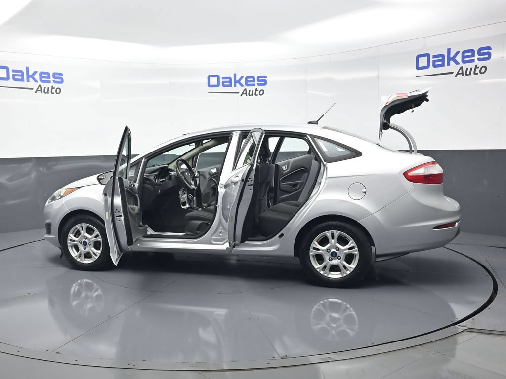 Used 2016 Ford Fiesta SE w/ Cold Weather Package FWD image 50