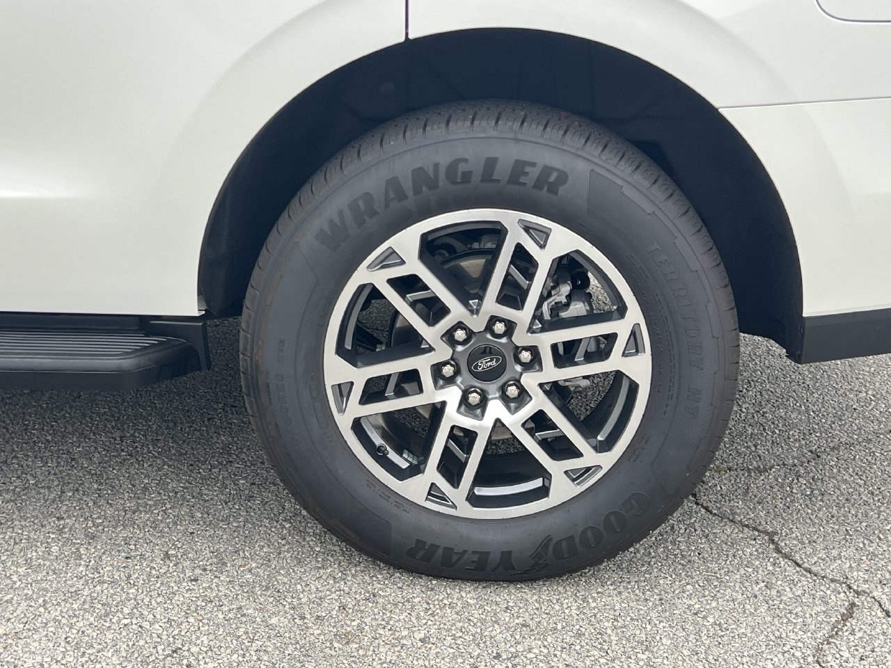 New 2026 Ford Expedition Active RWD image 25