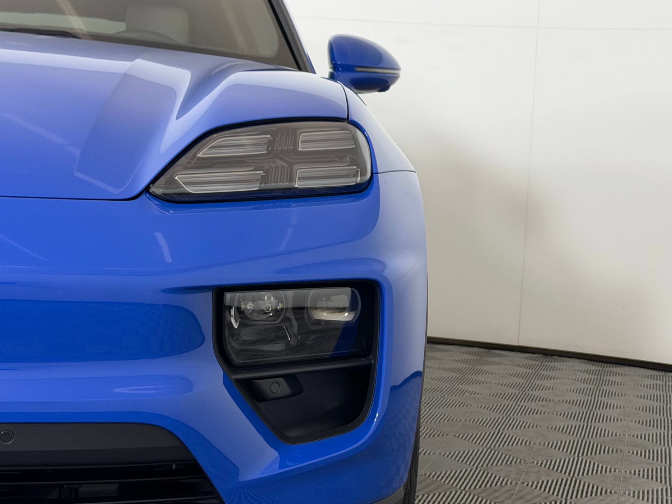 Used 2026 Porsche Macan Electric RWD image 13