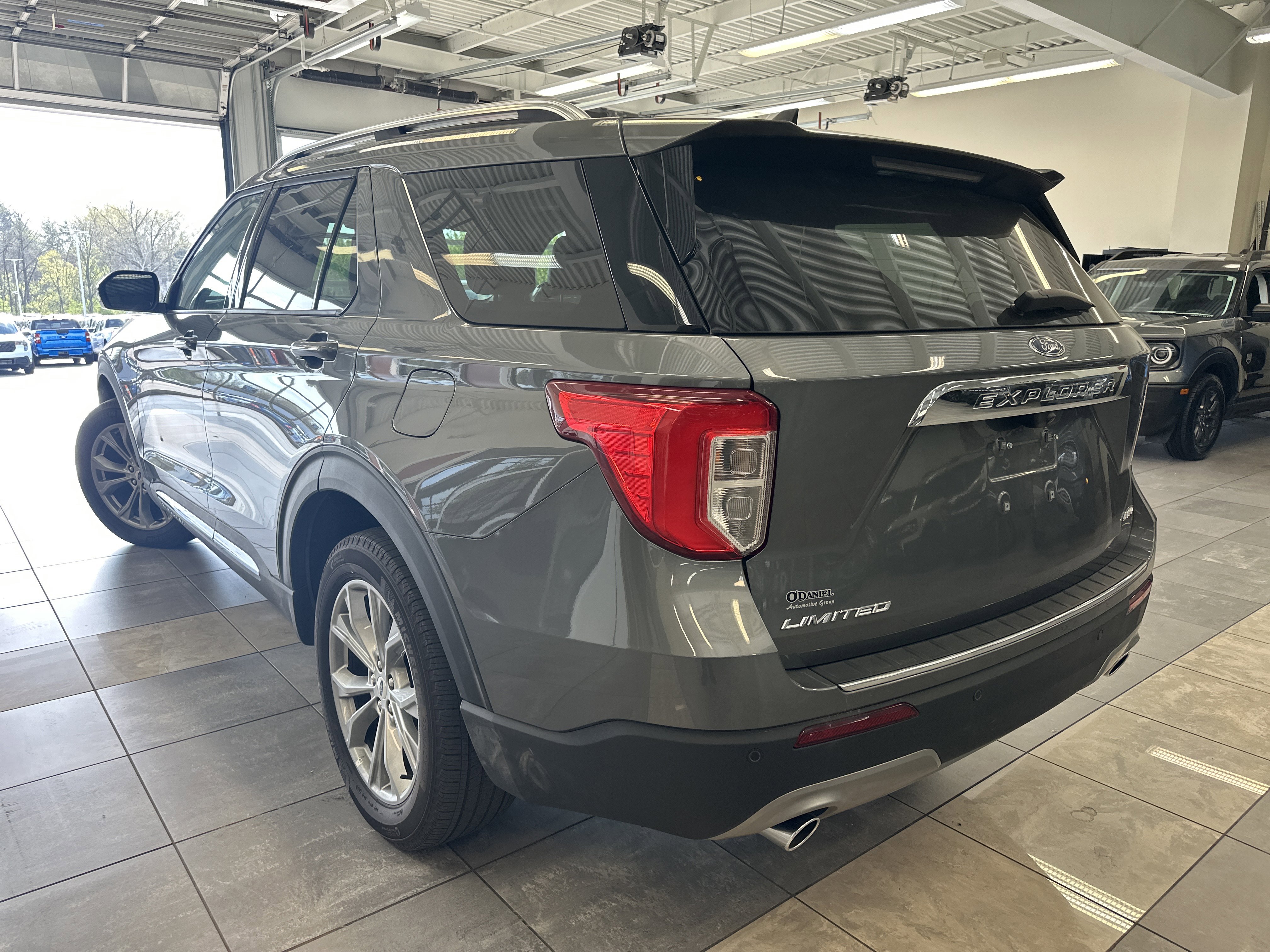 Used 2024 Ford Explorer Limited image 12