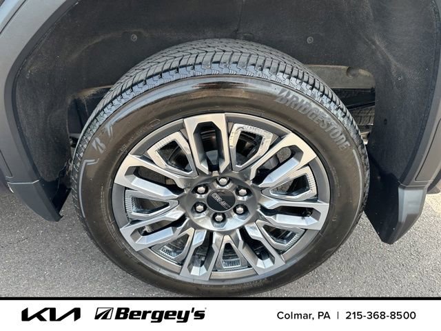 Used 2025 GMC Sierra 1500 Denali Ultimate w/ LPO, Utility Wall Package AWD/4WD image 9